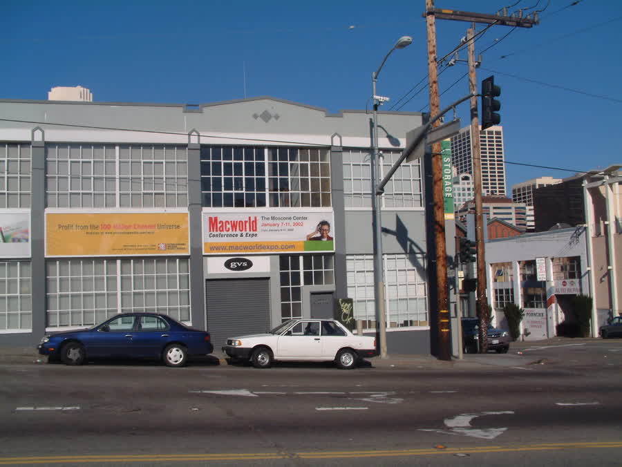 Macworld 2002 at 390 Fremont