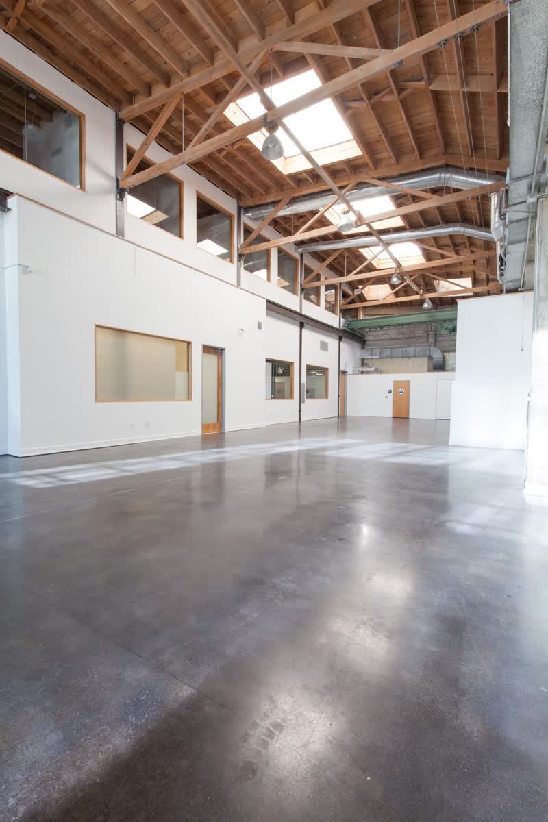 Main floor — 33 ft ceilings