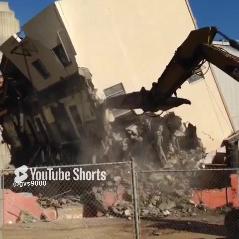 399 Fremont demolition, before the tower rose on the skyline